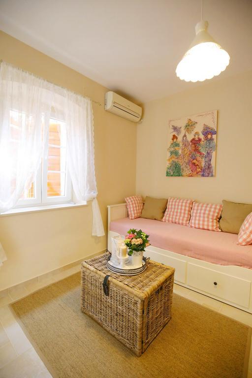 Amelie Apartment